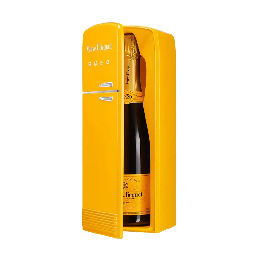 Veuve Clicquot Yellow Label Brut Fridge X SMEG 750mL